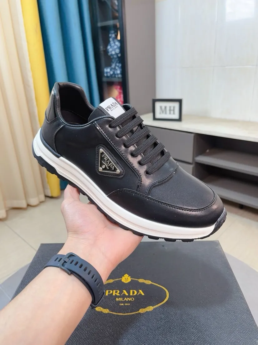 Men's shoes 💰420🌹🌹High-quality new Prada counters are launched simultaneously. The new men's shoes and 😘fabrics are selected from imported mesh and glue-spraying technology. Imported cowhide lining. 👍🏿High-end☄️Open-molded non-slip rubber outsole, exquisite lines, simple and elegant, comfortable and high-end for leisure travel. Code number: 38 to 44